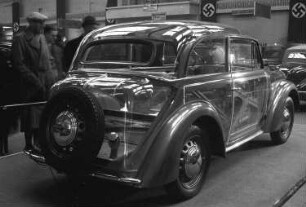 Berlin: Automobilausstellung; der gläserne Opel Kadett