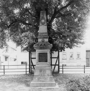 Kriegerdenkmal (Denkmalanlage); Otzberg, Freier Platz
