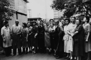 Mitarbeiter der Weinkellerei und Likörfabrik Robert Weber