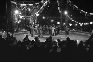 Gastspiel des Zirkus Busch-Roland in Karlsruhe