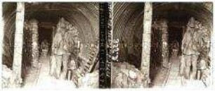 Französische Soldaten in einem Tunnel