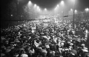Montagsdemonstration am Tröndlinring