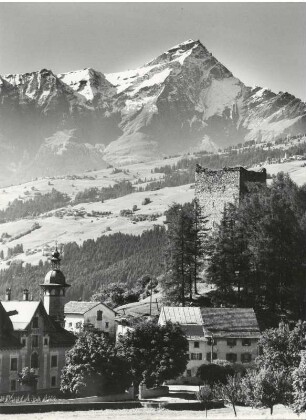 Paspels im Domleschg mit Piz Beverin