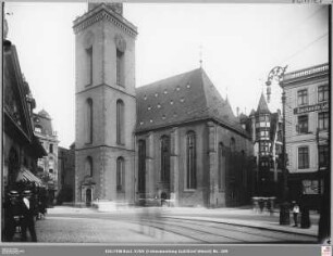 Katharinenkirche von Nordwesten, links Hauptwache, rechts Katharinenpforte 12 und Roßmarkt 1 (angeschnitten)