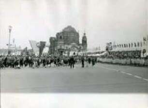 Demonstration zum 3.Deutschlandtreffen der FDJ