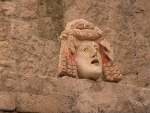 Römischer Kopf in einer ausgegrabenen Villa