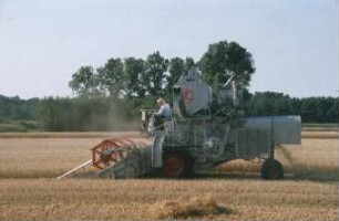 Fotografie: Erntetechnik, Mähdrescher selbstfahrend