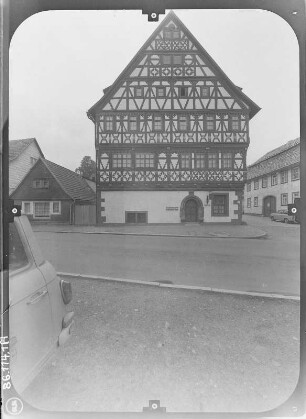 Suhl-Heinrichs, Meininger Straße 89. Ehem. Rathaus (1551). Straßenfront