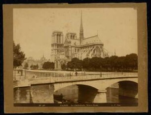 Kathedrale Notre-Dame, Paris: Gesamtansicht von Südosten