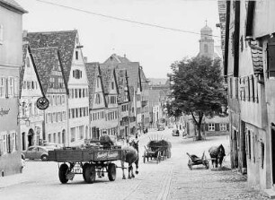 Dinkelsbühl. Historische Altstadt. Im Hintergrund der Turm des Münsters St. Georg