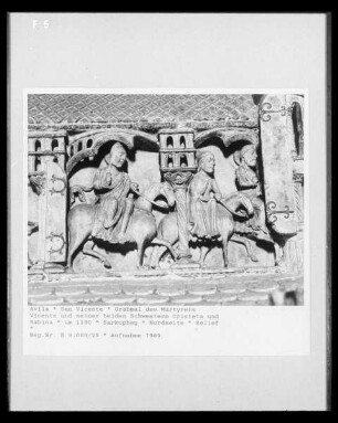 Schrein der heiligen Geschwister Vinzenz, Sabina und Cristeta — Szenen aus dem Leben des Heiligen Vinzenz — Die Heiligen reiten von Dacians Soldaten verfolgt in Avila ein