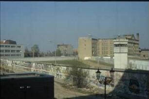 Berlin, Berliner Mauer,Berlin, Niederkirchnerstraße : Blick aus dem Martin Gropius-Bau nach W