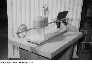 Technisches Gerät auf der Leipziger Herbstmesse 1954