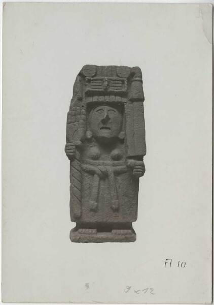 Steinfigur der Maisgöttin aus Tezontli