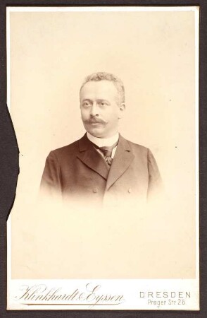 Porträt Gustav Otto Beutler : Foto-/Bildersammlung Stenografische Sammlung. Porträt Gustav Otto Beutler. Photographie (um 1895; Klinkhardt & Eyssen). Dresden: SLUB P a 0839