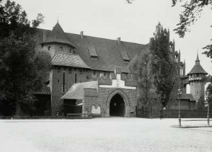 Marienburg, Ordensschloss : Marienburg (Malbork/Polen). Ordensschloss, Mittelschloss. Teilansicht: Nordflügel mit Blick auf die Firmarie. Ansicht von Osten