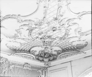 Potsdam, Neues Palais, Rote Damastkammer, R.: 164, Nordostecke der Decke.