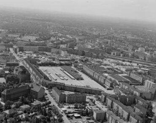 Luftaufnahme, Blick von Süd-Westen auf den BVG Betriebshof. Berlin-Wilmersdorf, Westfälische Straße