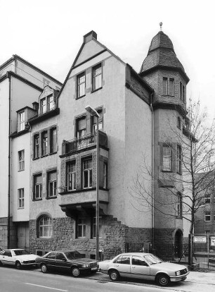 Wohnhaus; Frankfurt, Moselstraße 9