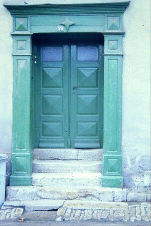 historische zweiflügelige Haustür