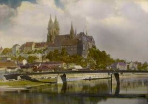 Meißen. Burgberg mit Albrechtsburg (1471-1500) und Dom (beg. um 1260). Blick vom rechten Ufer über die Elbe nach Nordwesten