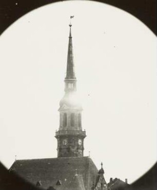 Radeberg, Kreis Dresden. Stadtkirche "Zum heiligen Namen Gottes". Ansicht des Turmes von Nordwesten