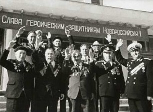 UdSSR. 30. Jahrestag der Befreiung Noworossisks. Treffen der Teilnehmer an den Kämpfen im "Kleinen Land"