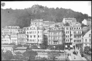 Karlsbad. Anfang der alten Wiese (Alte Wiese mit Hirschensprung über Hotel Metropole)