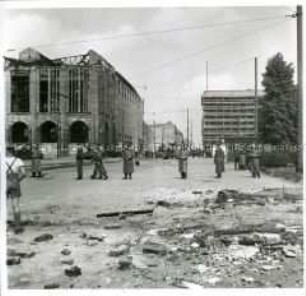 Volkspolizisten in der Leipziger Straße