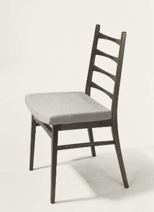 Stuhl mit gepolsterter Sitzfläche (Modell B 10)