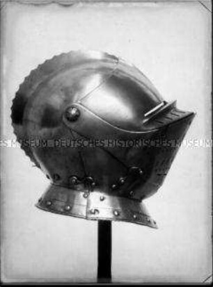 Geschlossener Helm