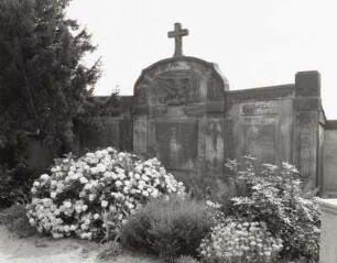 Denkmal für die Gefallenen des 1. Weltkrieges : Denkmal für die Gefallenen des 1. Weltkrieges. Sandstein (nach 1918). Eilenburg-Behlitz, Friedhof
