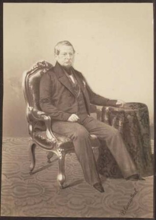 Markgraf Maximilian von Baden (1796 - 1882), sitzend, Ganzfigur.