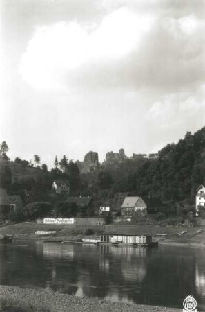 Rathen-Niederrathen. Badeanstalt und Gasthaus Rosengarten. Blick über die Elbe nach Norden gegen Talwächter und Lokomotive