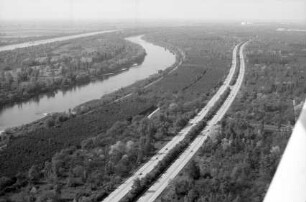 Neuenburg, Zienken: Rhein, Rheinseitenkanal, Autobahn bei Neuenburg, Zienken