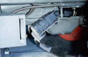 Fotografie: Traktor, Dreipunktaufhängung, Elektronische Hubwerksregelung (EHR), Elektronische Schlupfregelung (ESR), Radarsensor