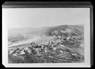 Blick über gesamtes Stadtgebiet mit Mainspitze in Richtung Maintal