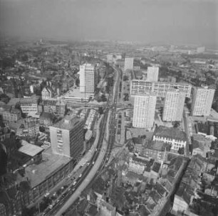 Kreuzung Krämpferstraße und Juri-Gagarin-Ring in Erfurt : Blickrichtung Nordwesten in die Altstadt