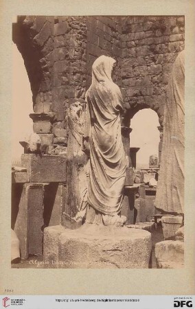 Praetorium, fortifications, intérieur, statue