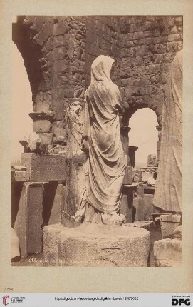 Praetorium, fortifications, intérieur, statue