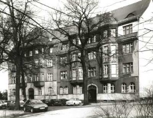 Dresden-Strehlen, Mary-Krebs-Straße 4/2. Wohnhäuser. 1911. Straßenansicht von Süden