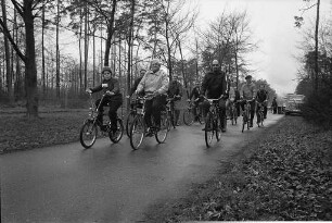 Volksradfahren der Radsportgemeinschaft Karlsruhe durch den Hardtwald