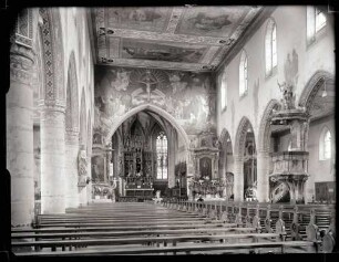 katholische Stadtpfarrkirche St. Martin innen nach Osten