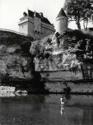 In der Dordogne oberhalb der Vézère, hier Schloß Belacry