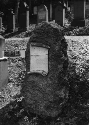 Grabstein 259 (Index: 99790212) Maße HxBxT: 152x64x38 cm: Grabstein 259