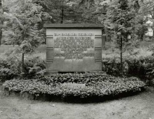 Denkmal für die Opfer des faschistischen Arbeits- und Straflagers 1944-1945