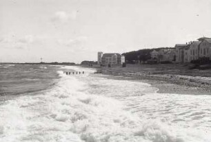 Haus "Bischofsstab" : Blick über Strand gegen Haus "Bischofsstab"