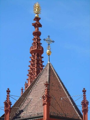 Würzburg - Marienkapelle : Der Giebel der Marienkapelle, aufgenommen am 19. August 2010 in Würzburg