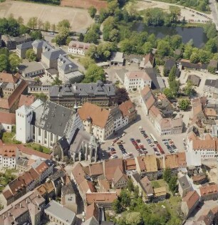 Freiberg. Altstadt. Dom und ehem. Domherrenhof (Stadt- und Bergbaumuseum) am Untermarkt. Luftbild-Schrägaufnahme von Südosten