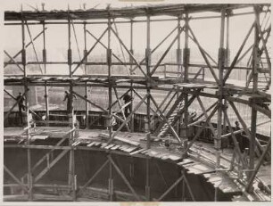 Kühlturm 7 im Bau